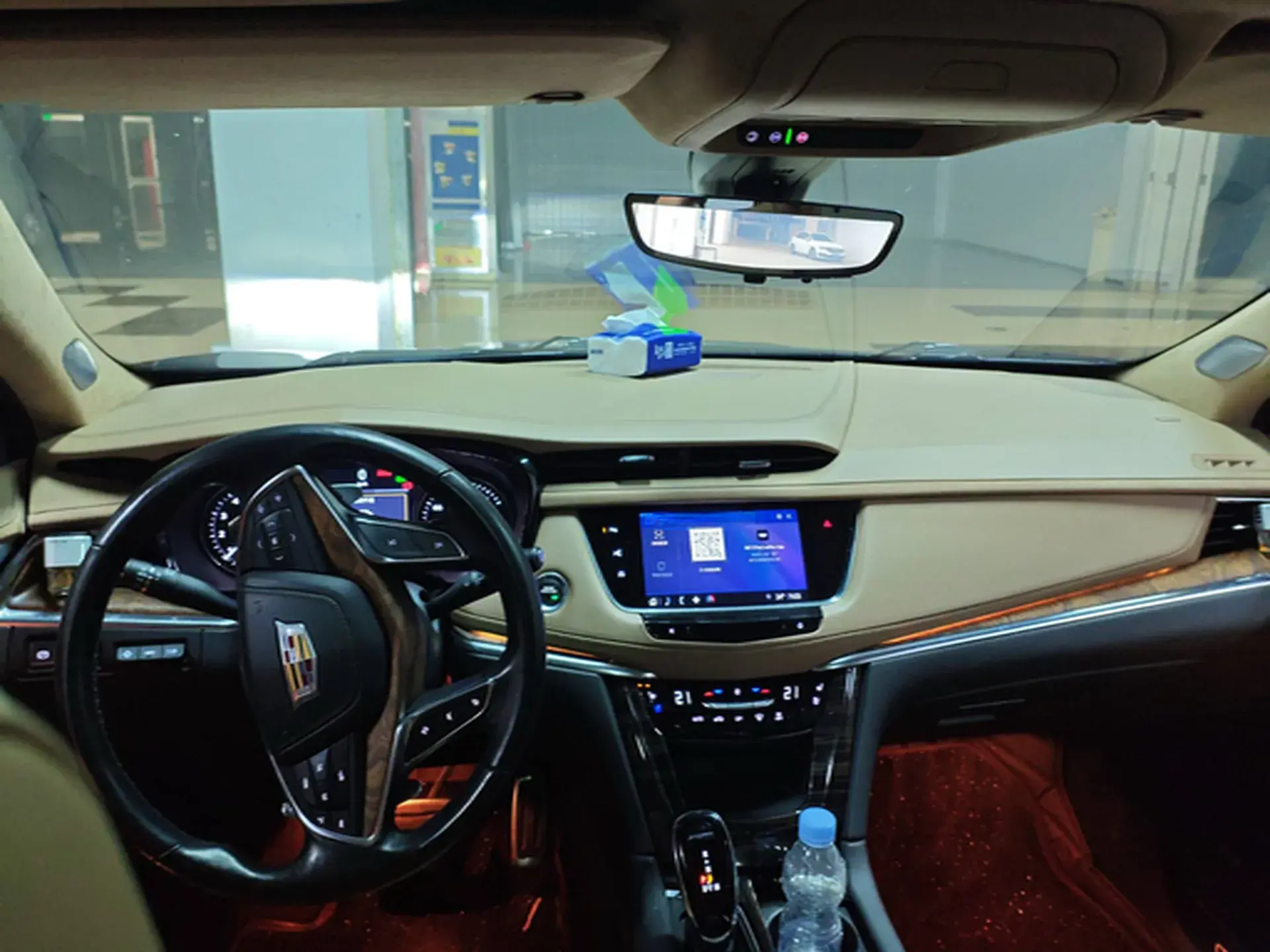 2022 CADILLAC XT5 thumbnail 2