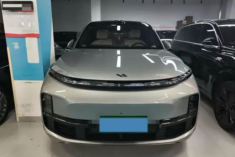 2024 LI L8 thumbnail 2