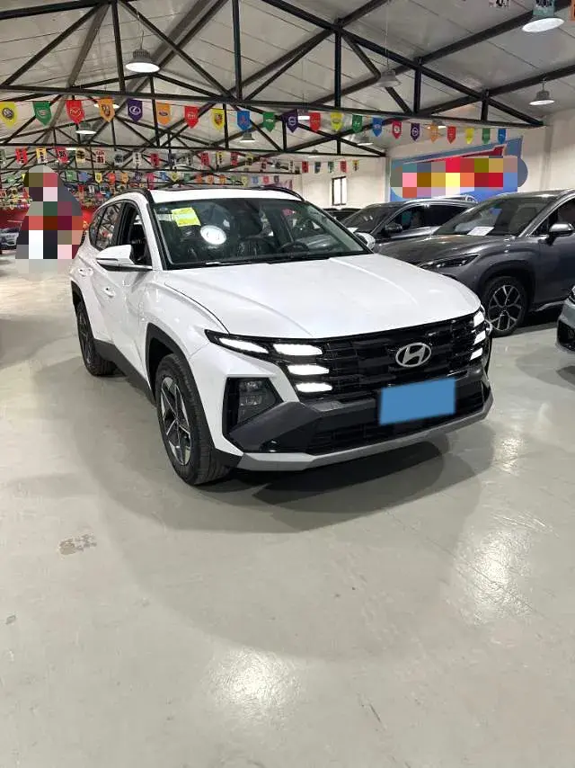 2025 HYUNDAI TUCSON thumbnail 3