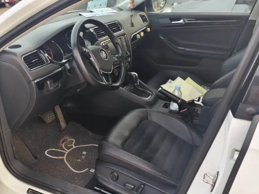 2018 VOLKSWAGEN SAGITAR thumbnail 4