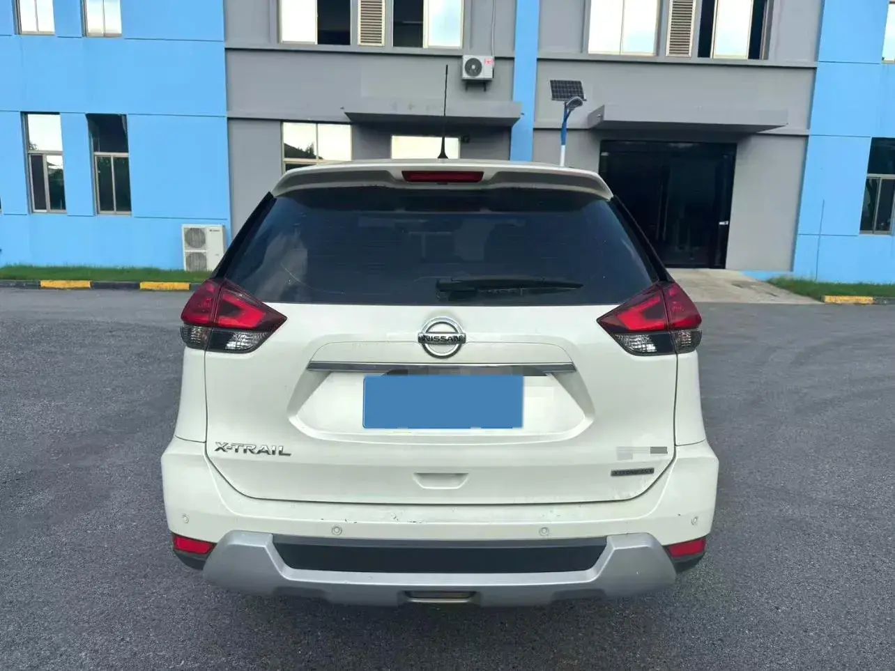 2021 NISSAN X-TRAIL thumbnail 2