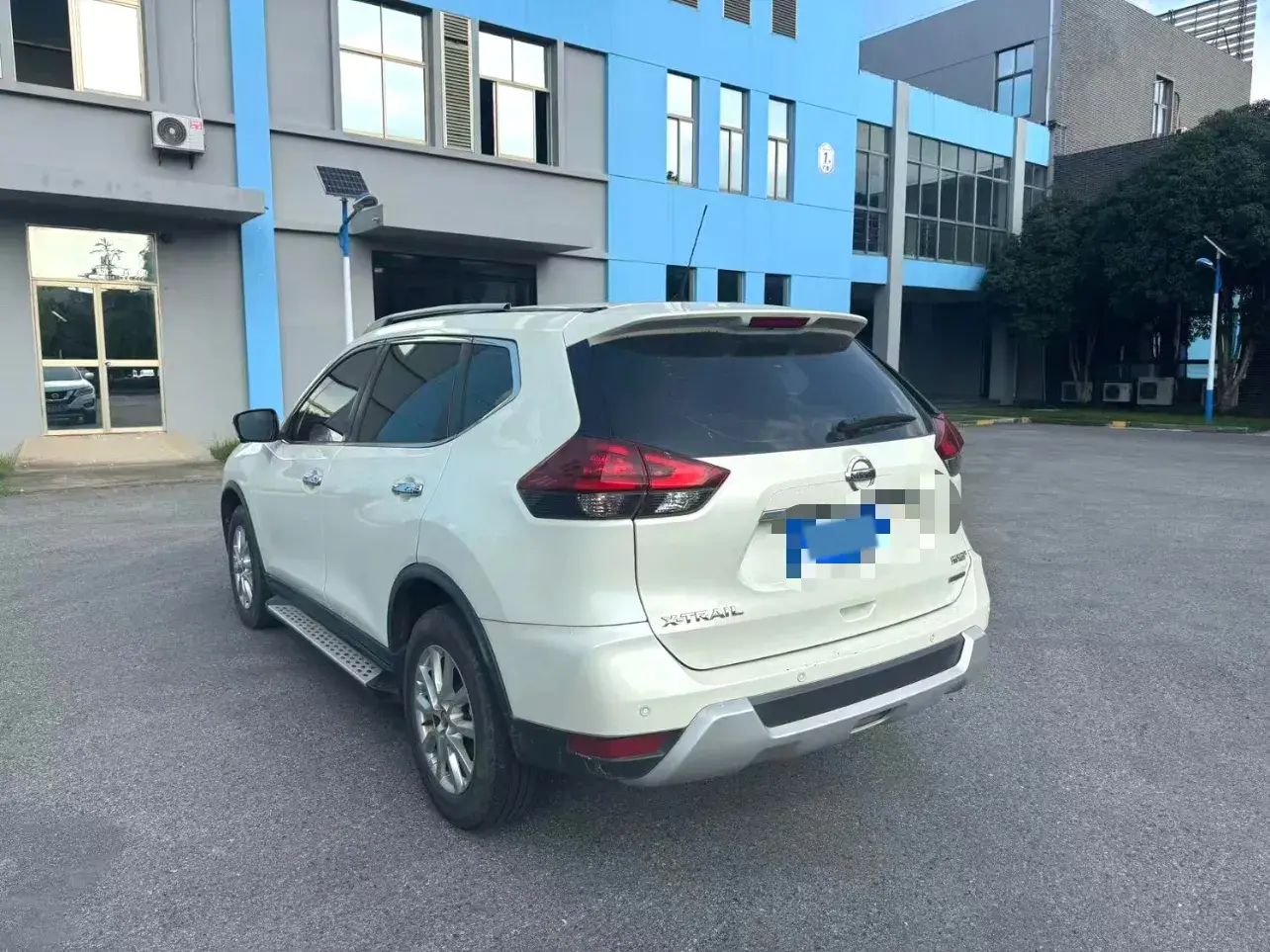 2021 NISSAN X-TRAIL thumbnail 3