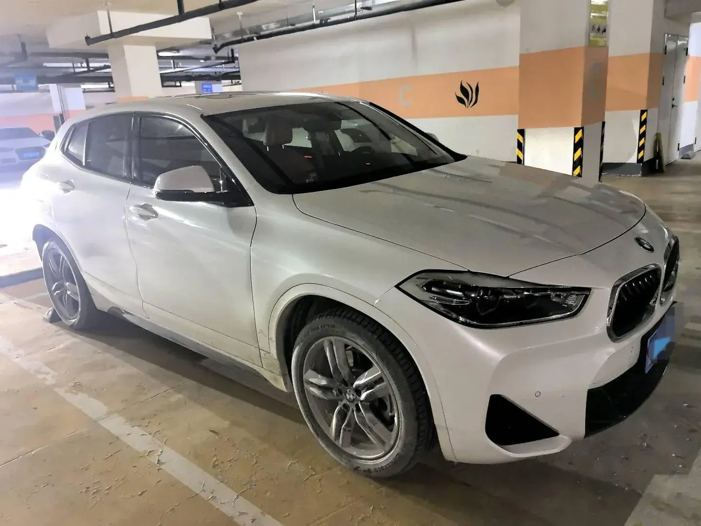 2022 BMW X2 thumbnail 2