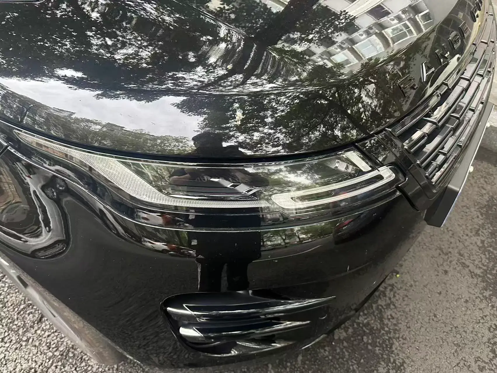 2023 LAND ROVER thumbnail 2