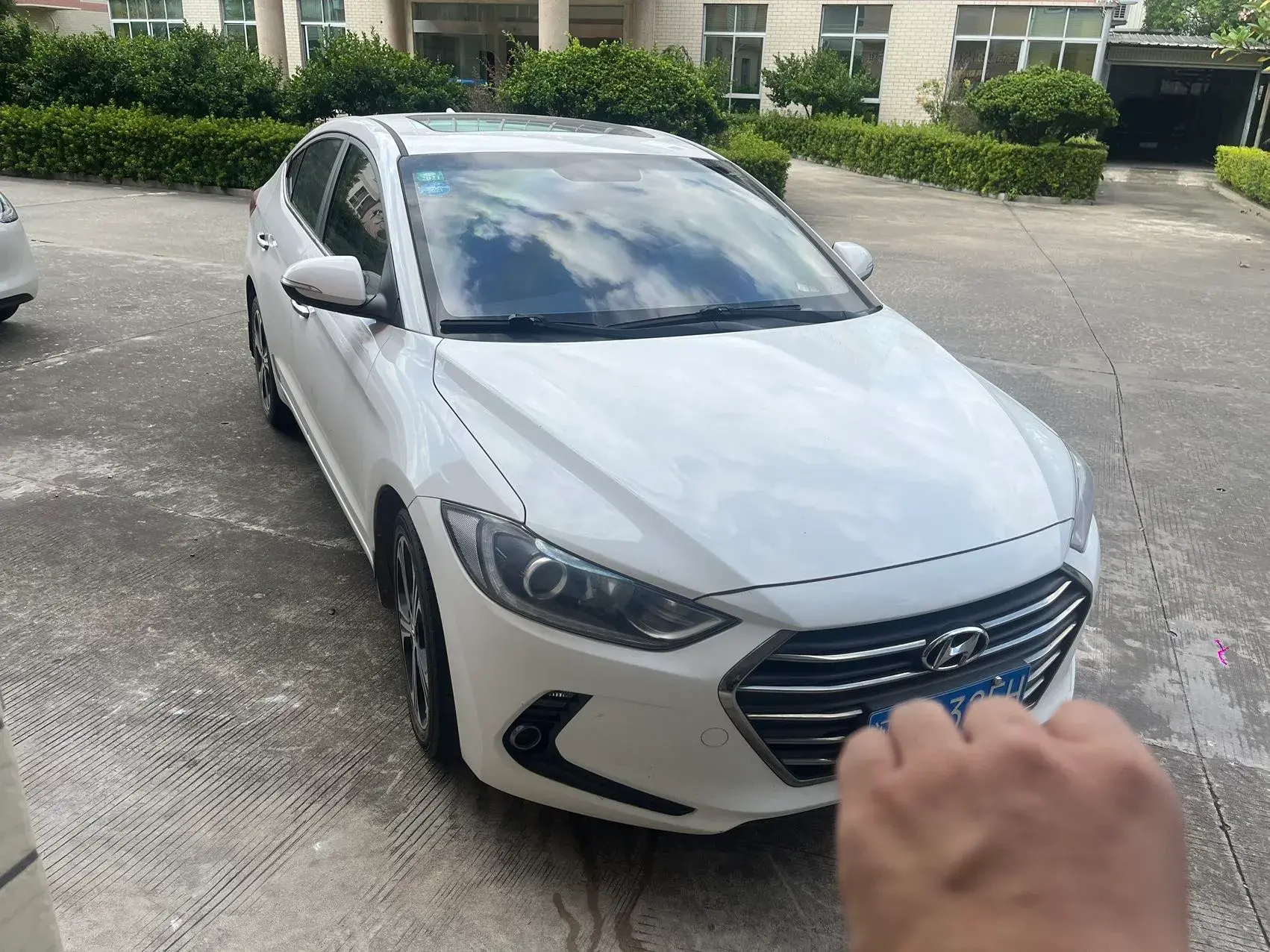 2018 HYUNDAI ELANTRA thumbnail 3
