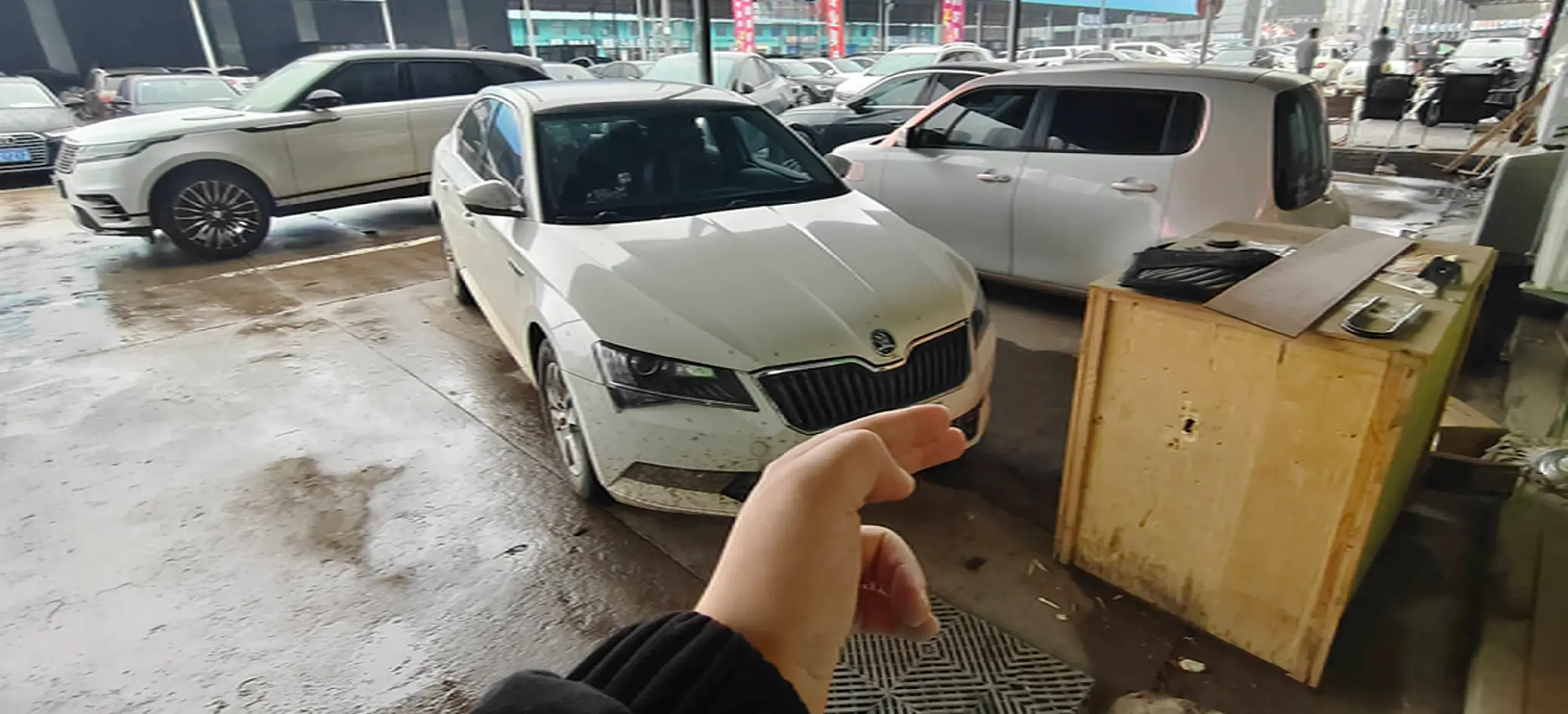 2016 SKODA SUPERB thumbnail 2