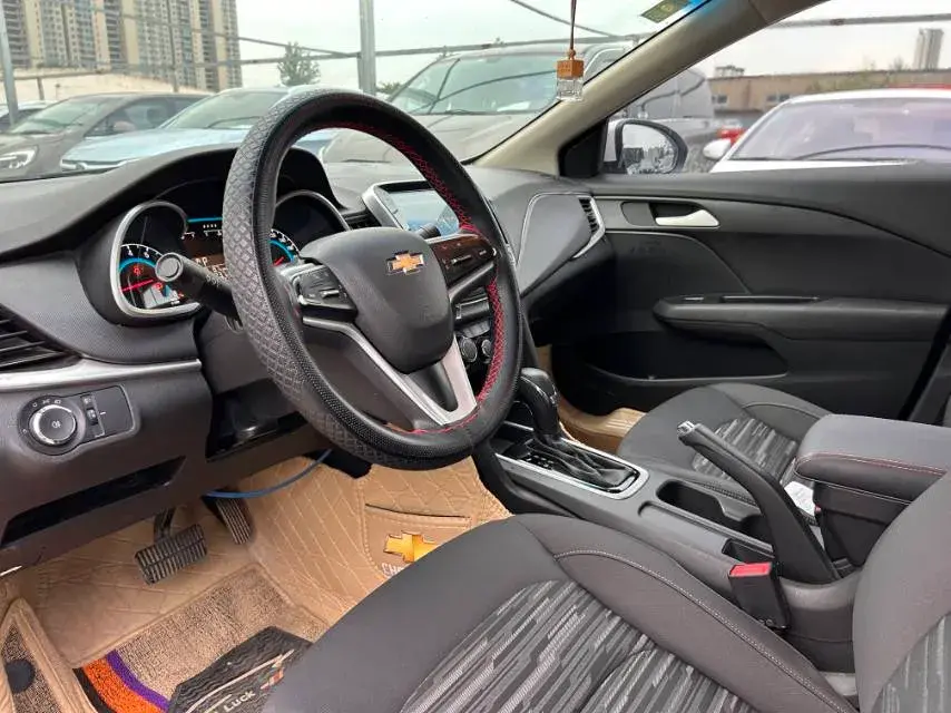 2019 CHEVROLET CAVALIER thumbnail 4