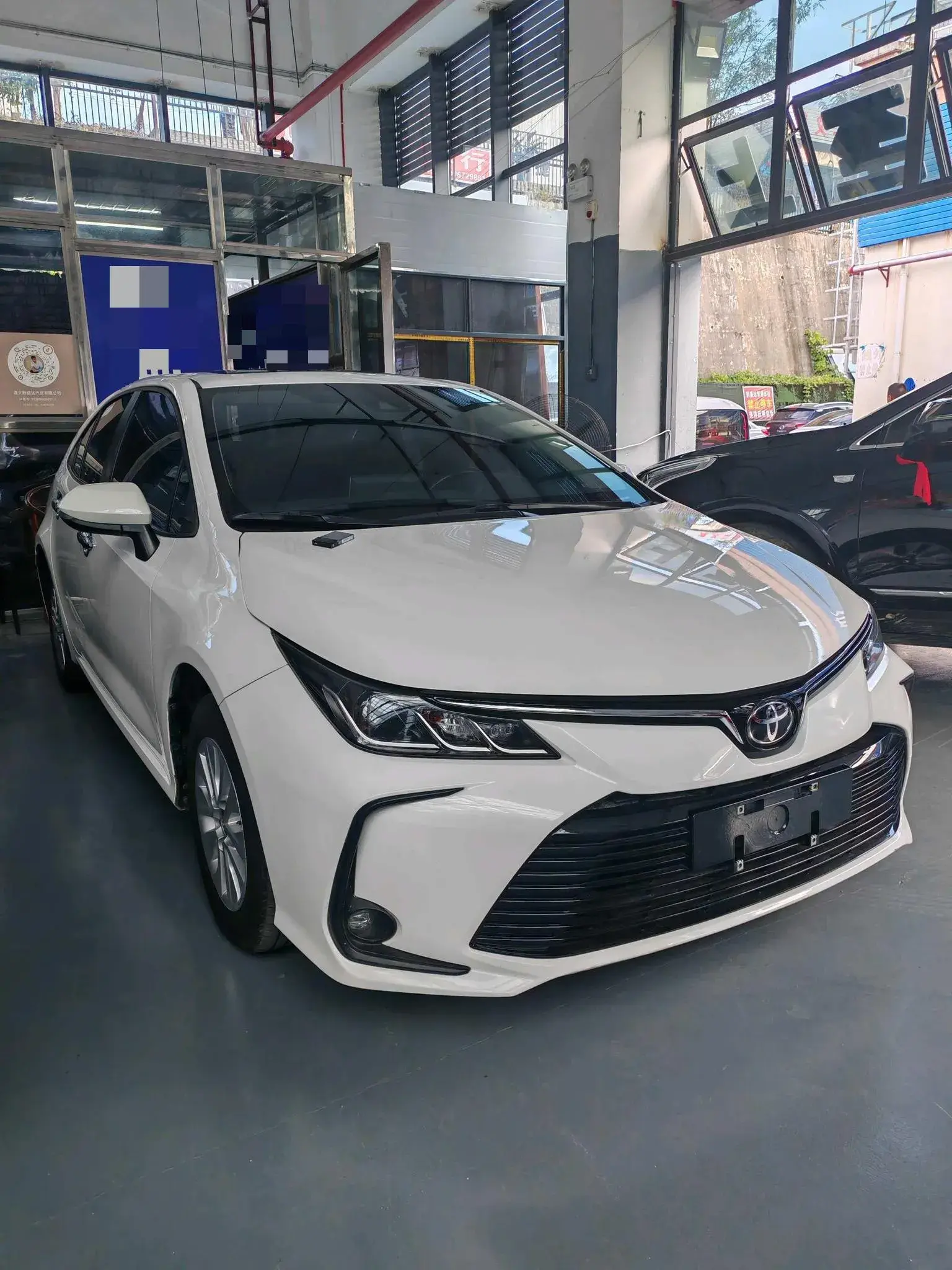 2019 TOYOTA COROLLA thumbnail 2
