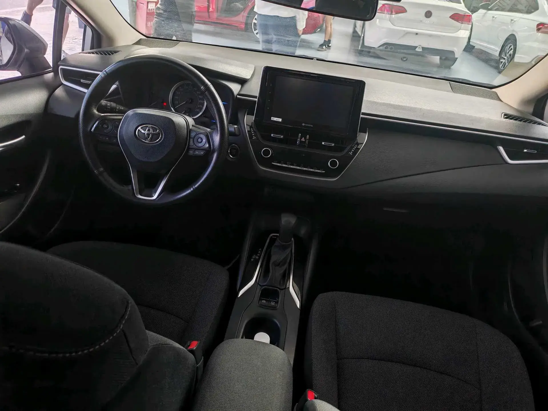 2019 TOYOTA COROLLA thumbnail 4