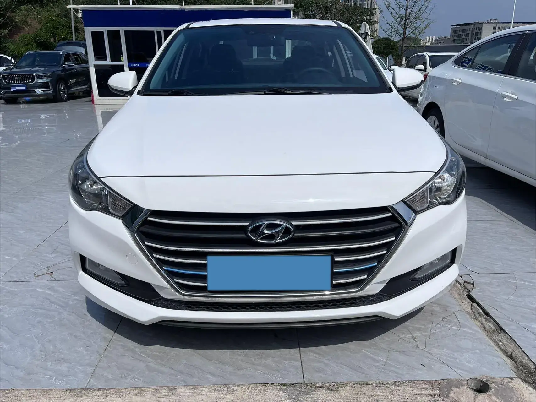 2016 HYUNDAI VERNA thumbnail 2