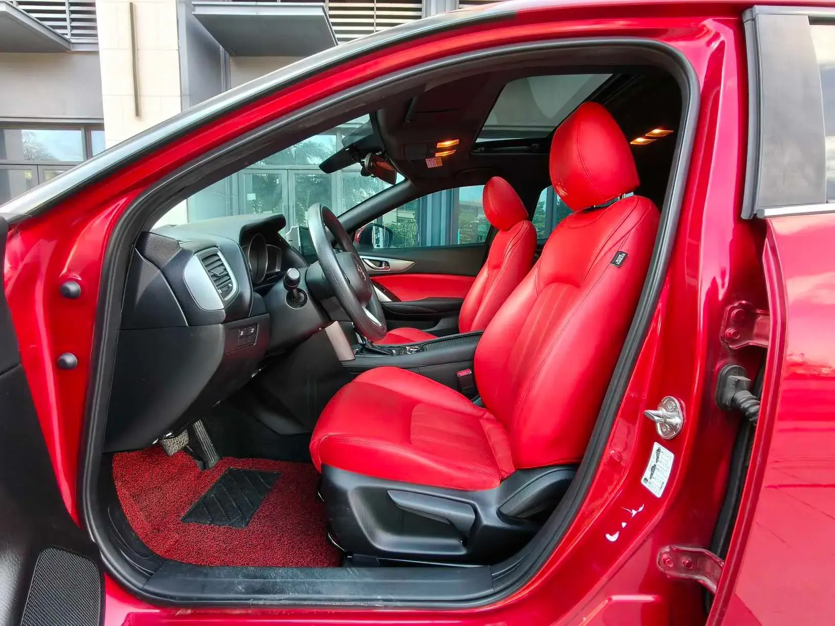 2018 MAZDA CX-4 thumbnail 4