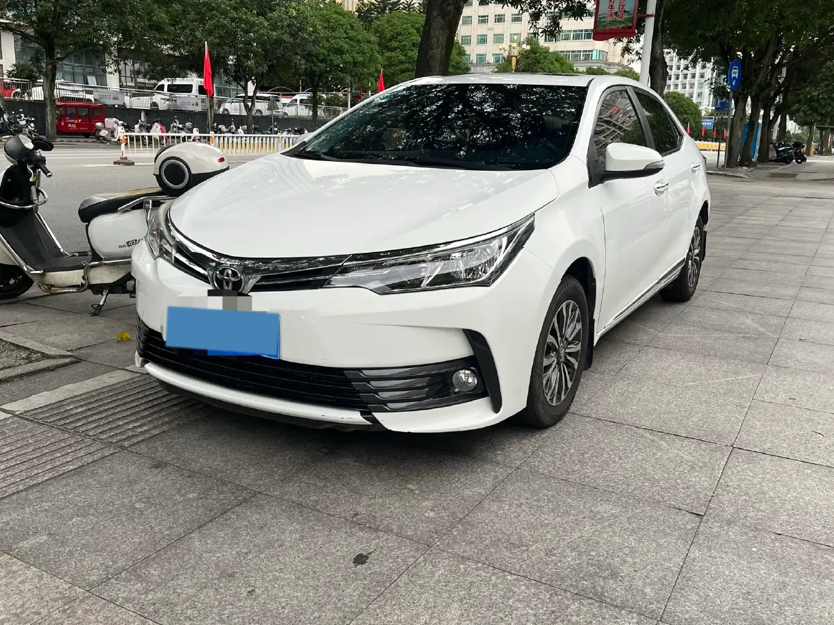 2017 Toyota Corolla 1.2T 116HP L4 CVT