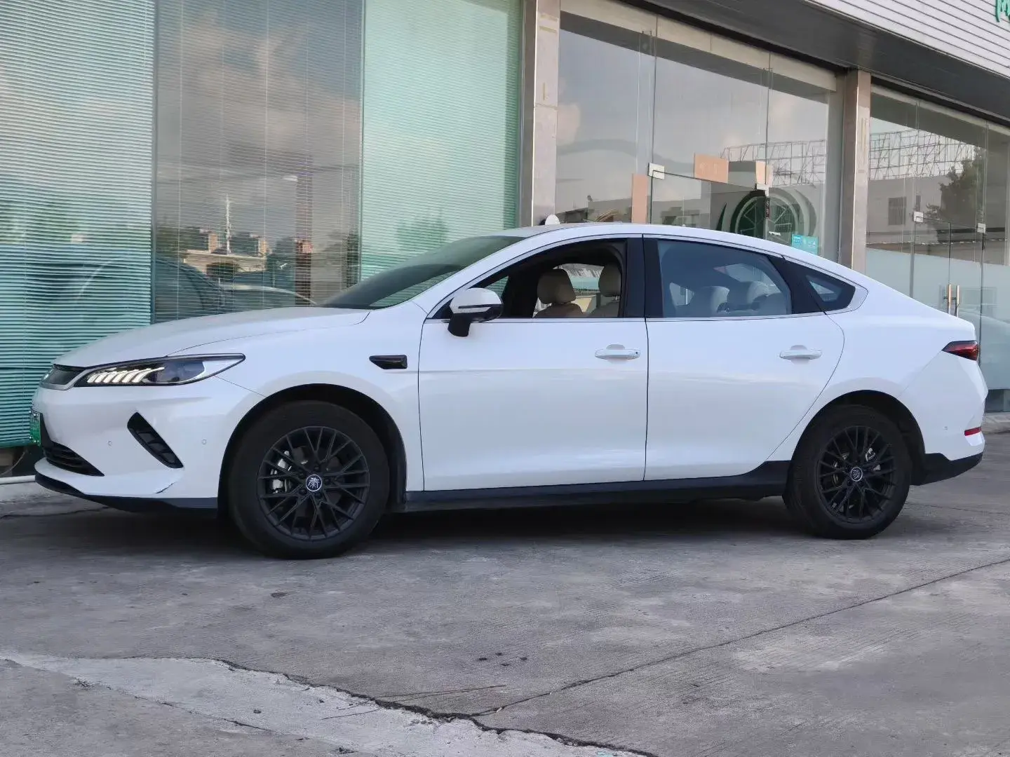 2025 BYD QIN thumbnail 2