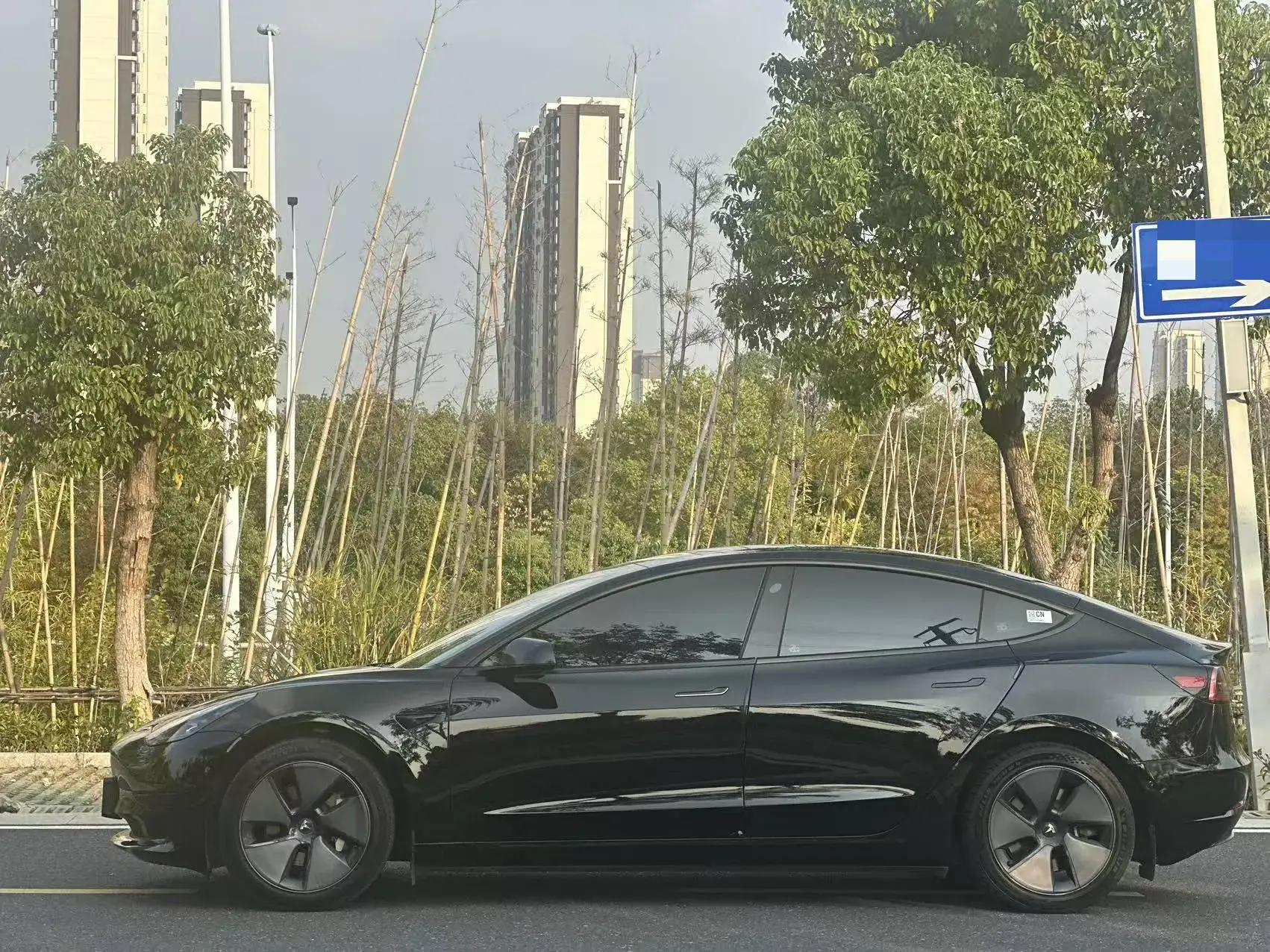 2022 TESLA MODEL thumbnail 3