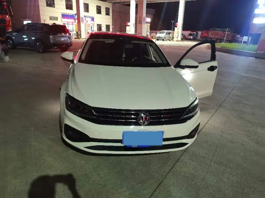 2019 VOLKSWAGEN LAMANDO thumbnail 2