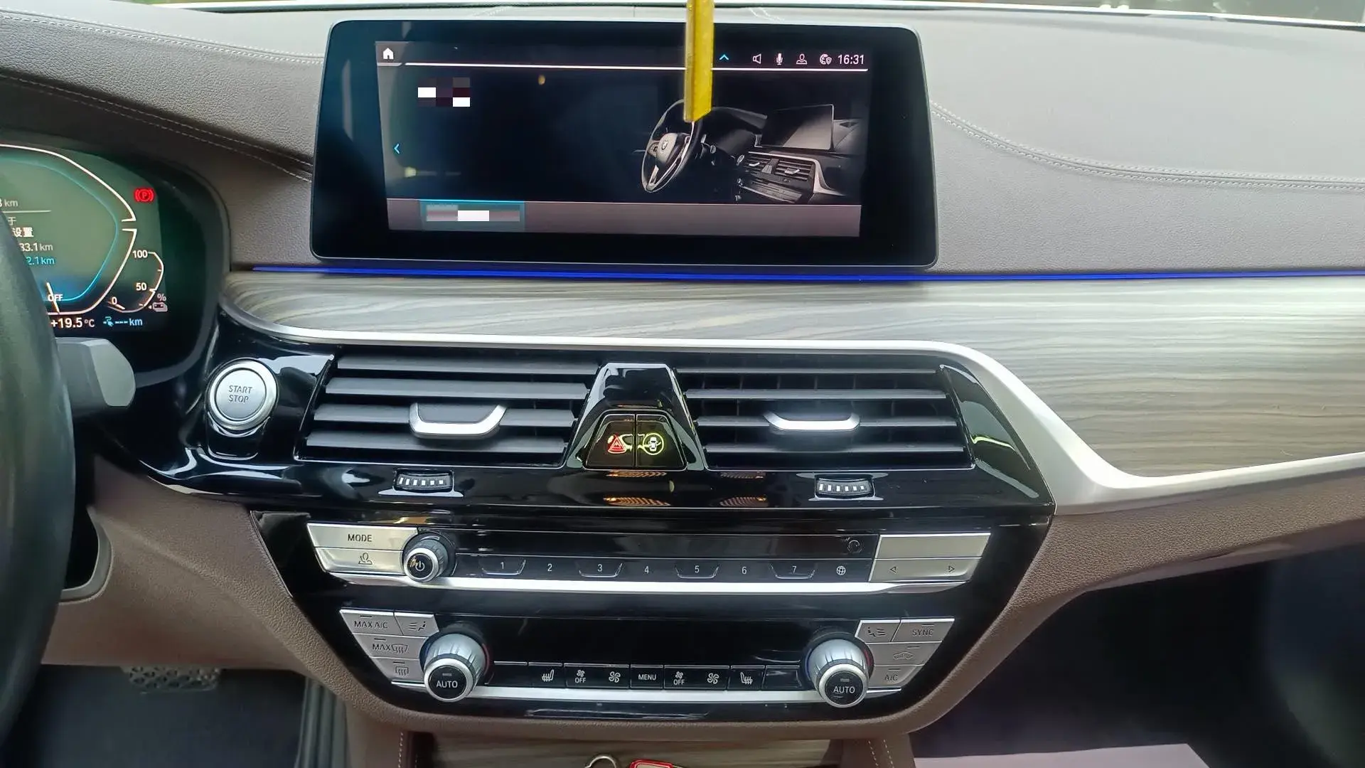 2020 BMW 5 thumbnail 4