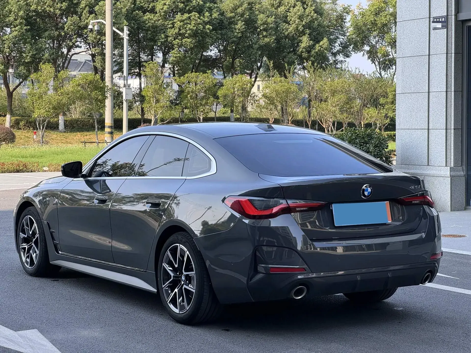 2023 BMW 2 thumbnail 4