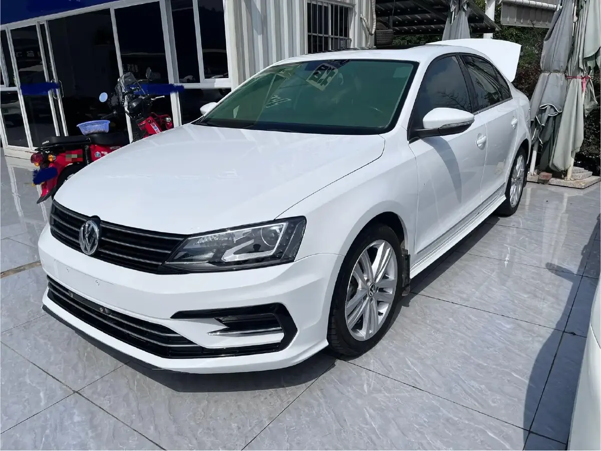 2018 Volkswagen Sagitar 1.4T 150HP L4 7DCT
