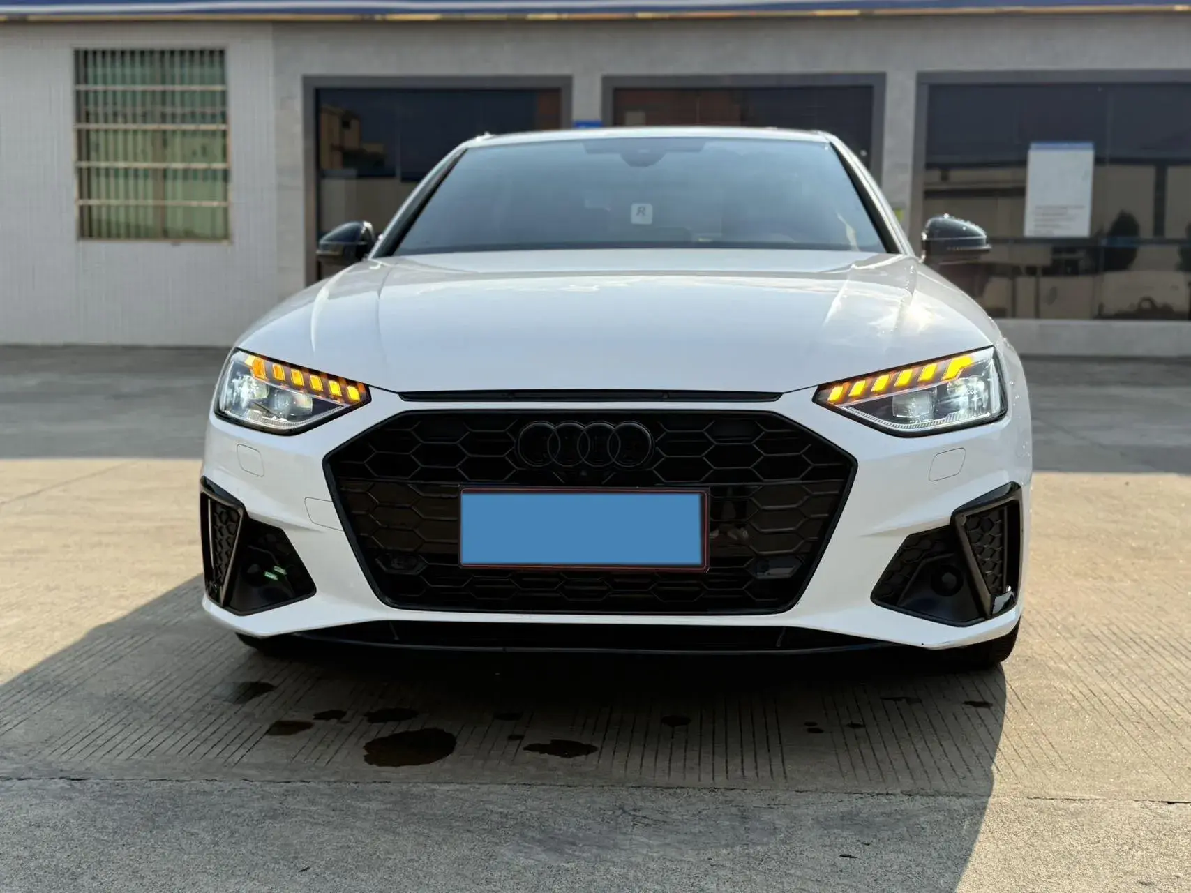 2023 AUDI A4L thumbnail 2