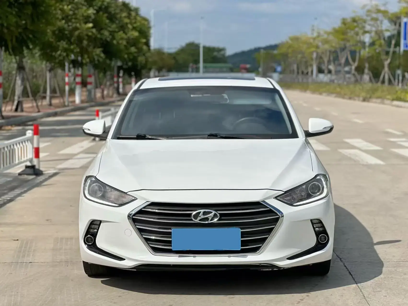 2018 HYUNDAI ELANTRA thumbnail 2