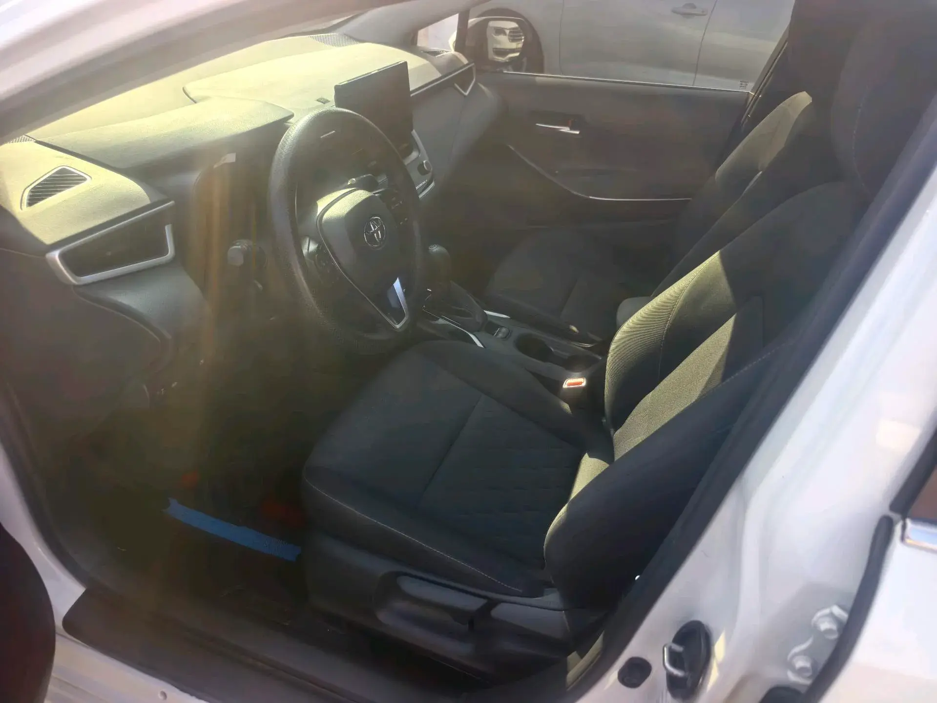 2023 TOYOTA COROLLA thumbnail 3