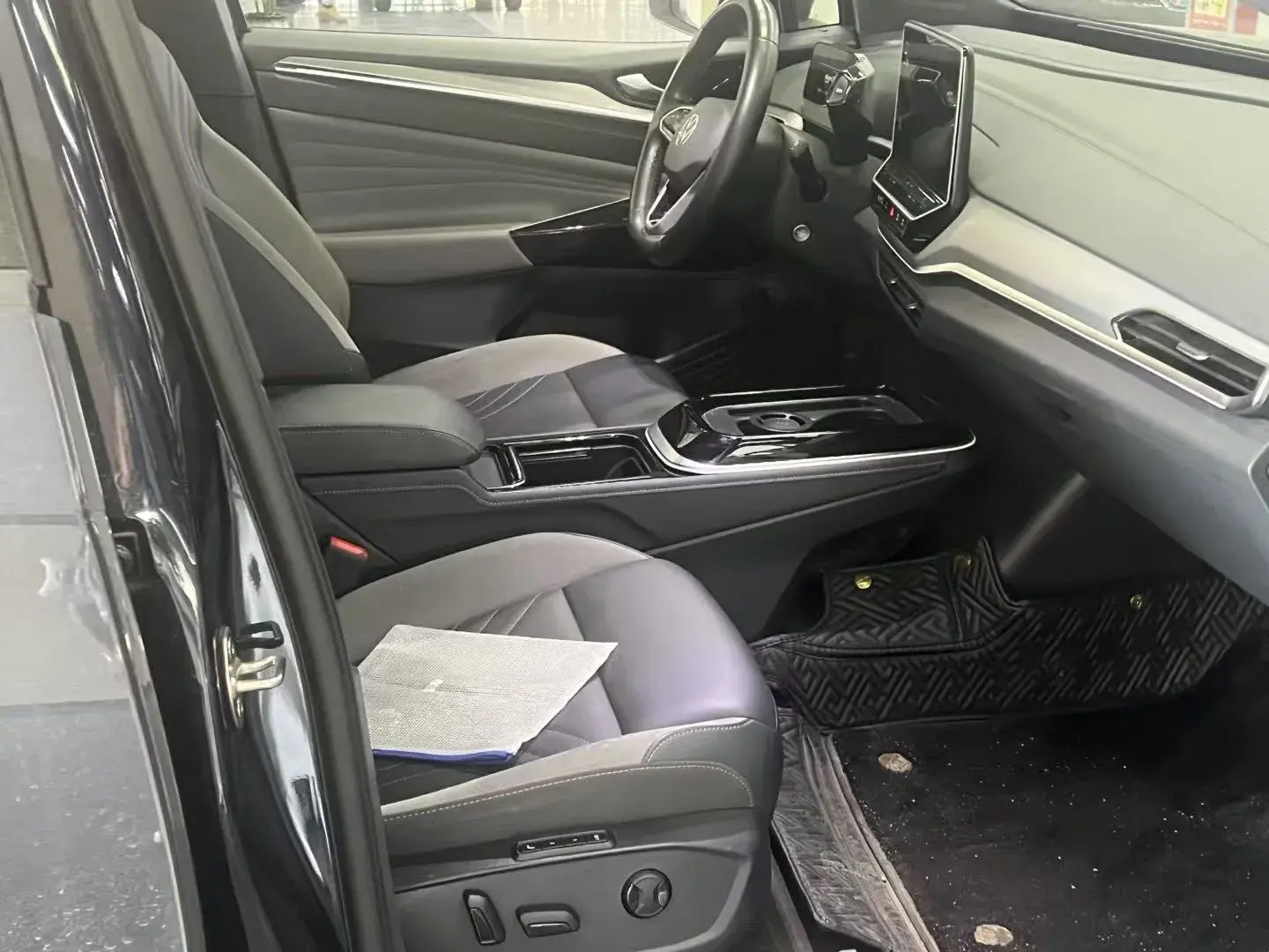 2022 VOLKSWAGEN ID.4 thumbnail 4