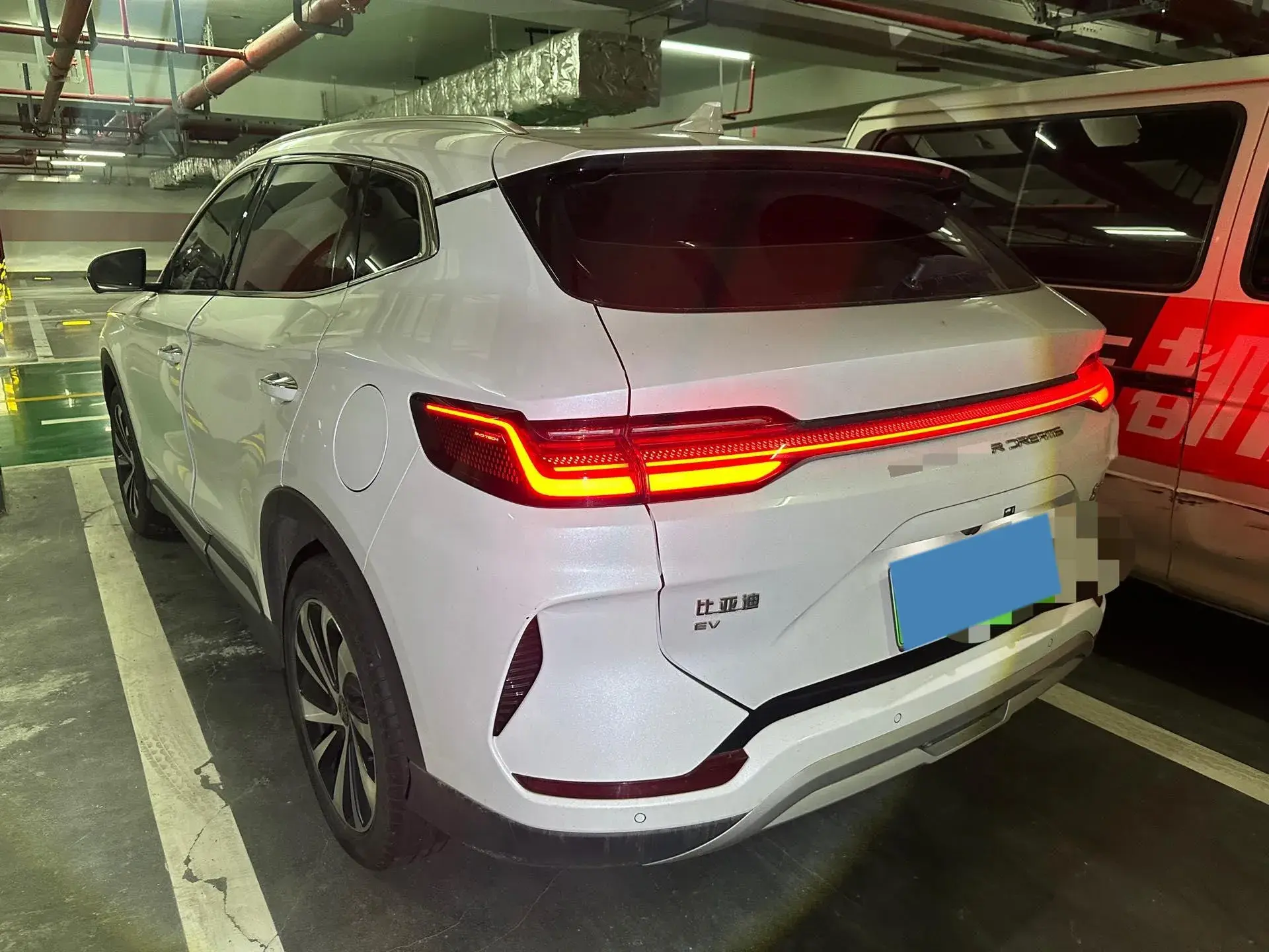 2023 BYD SONG thumbnail 3