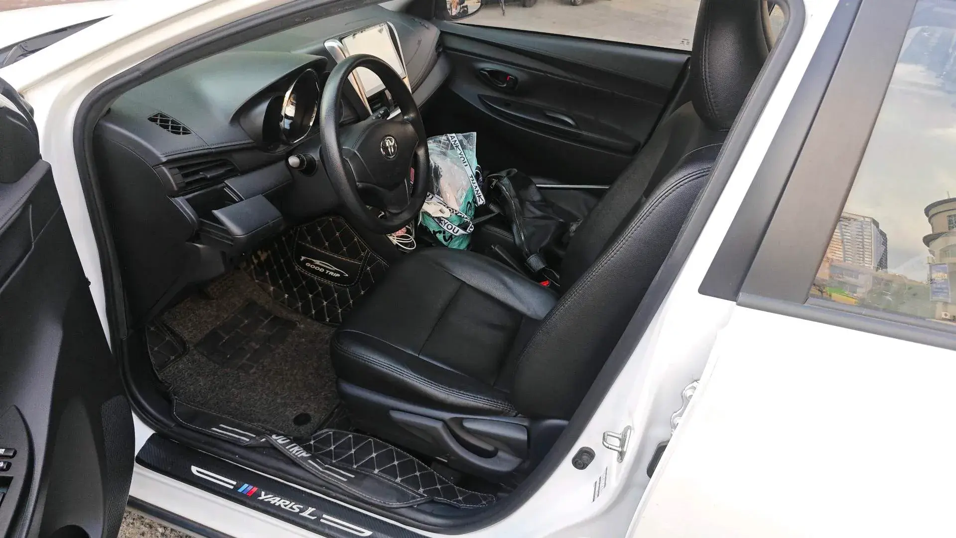 2021 TOYOTA YARIS thumbnail 2