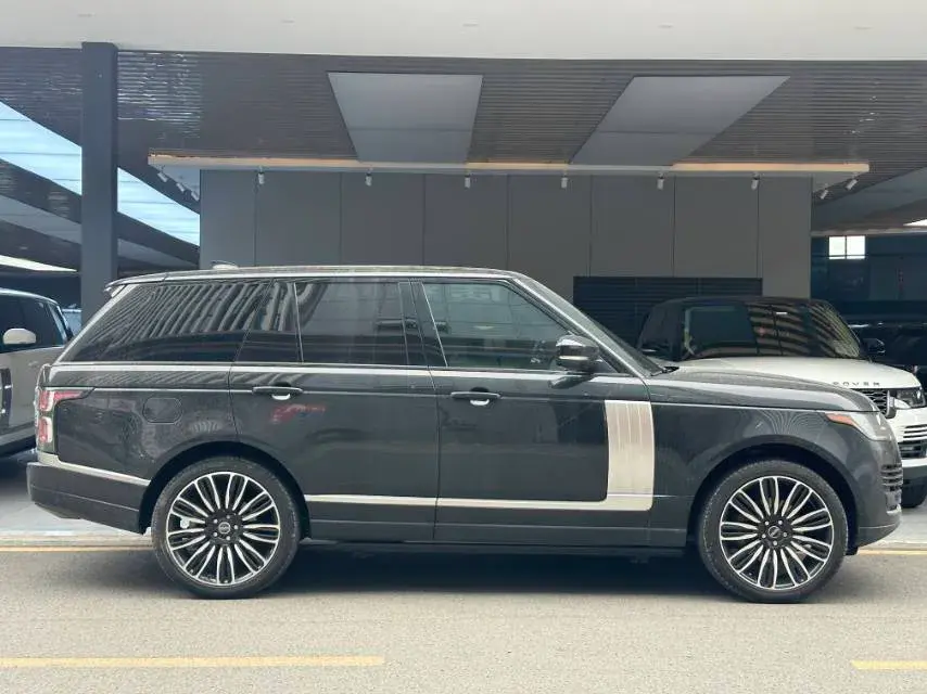 2018 LAND ROVER thumbnail 4