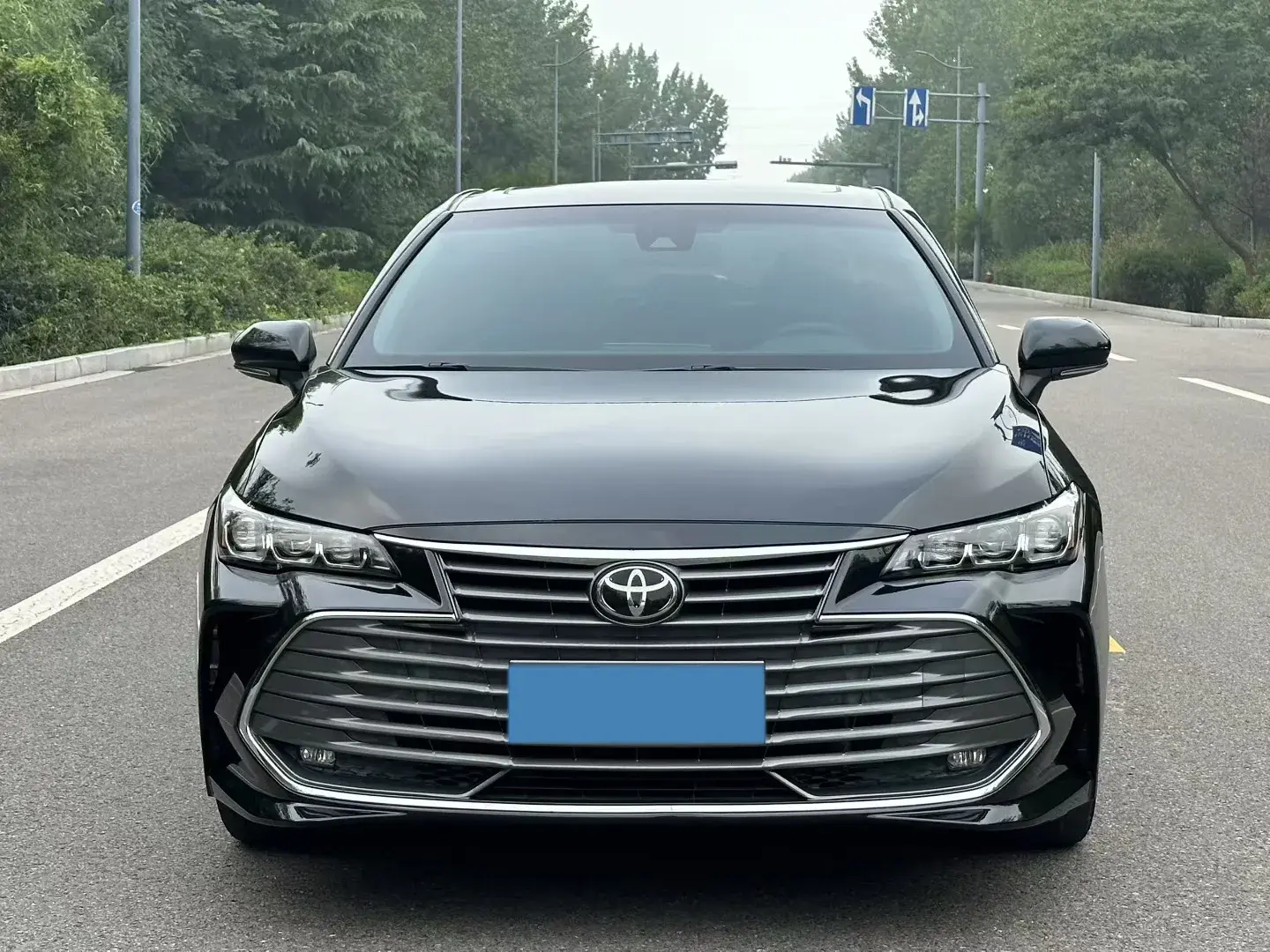 2019 TOYOTA AVALON thumbnail 2