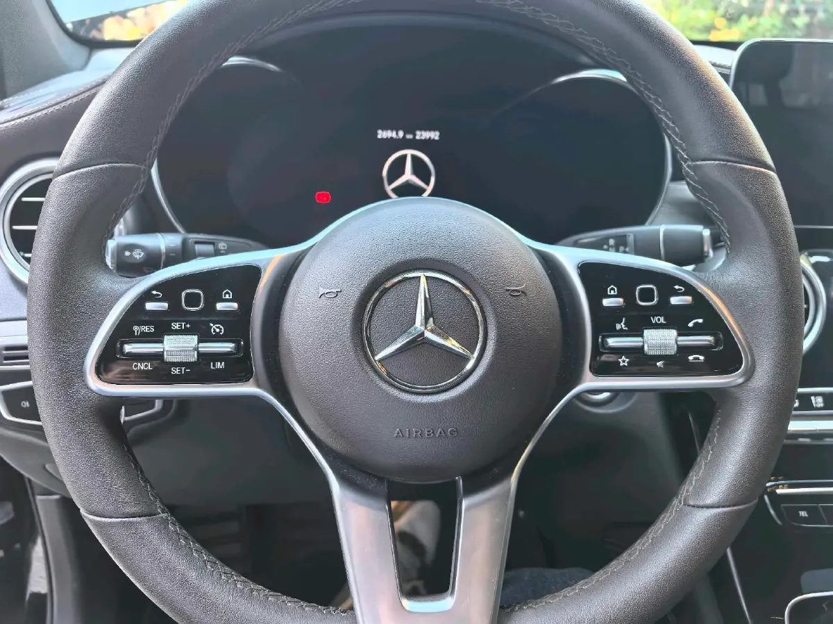 2021 Mercedes-Benz GLC Class 2.0T 197HP L4 9AT,autocango,china used car exporter,china ev exporter,chinese used car exporter,chinese used ev exporter