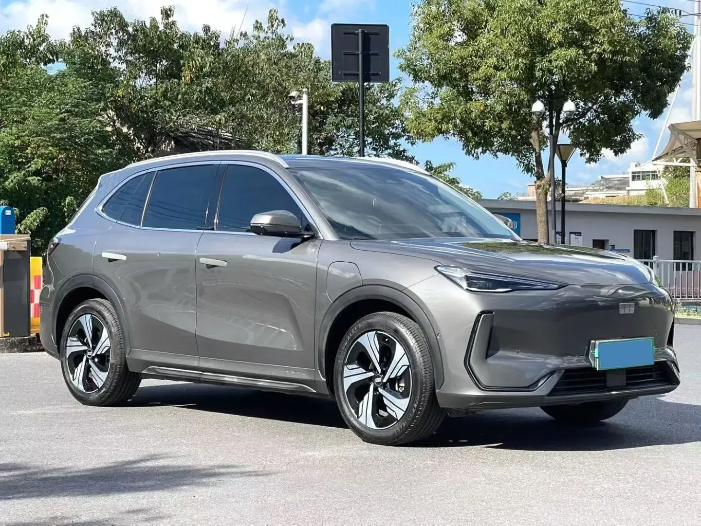 2024 GEELY GALAXY thumbnail 3