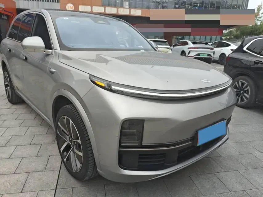 2023 LI L8 thumbnail 4