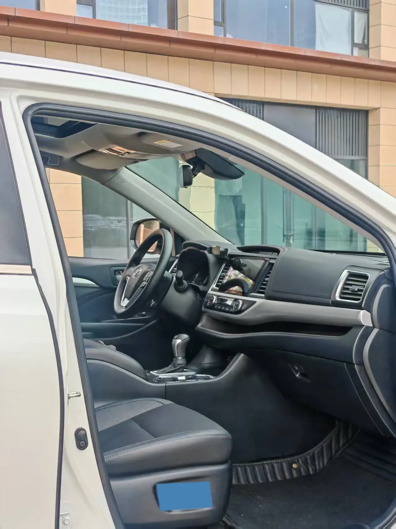 2021 TOYOTA HIGHLANDER thumbnail 4