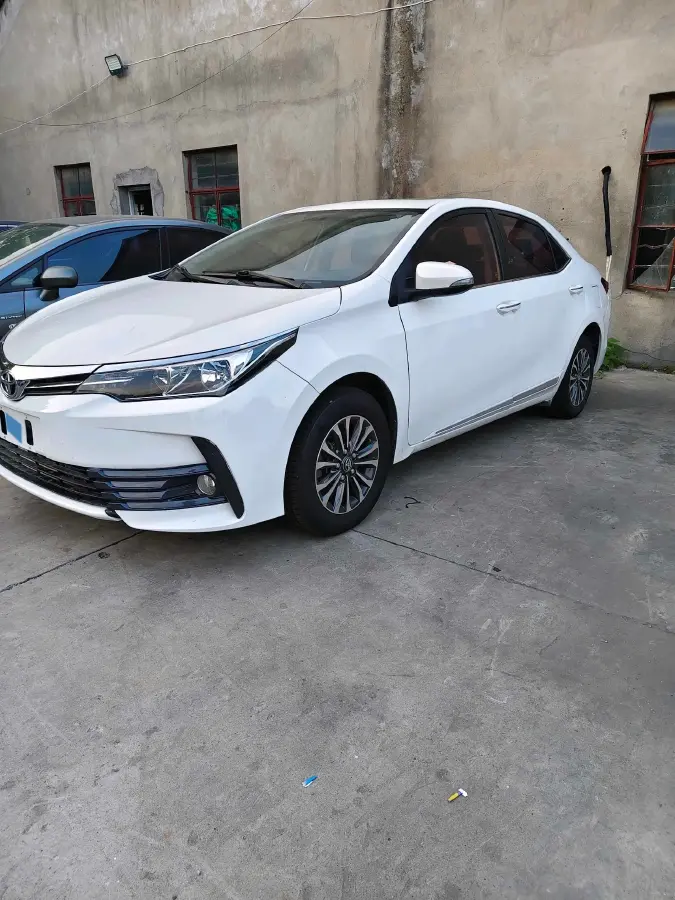 2017 Toyota Corolla 1.2T 116HP L4 CVT 2017 Toyota Corolla 1.2T 116HP L4 CVT
