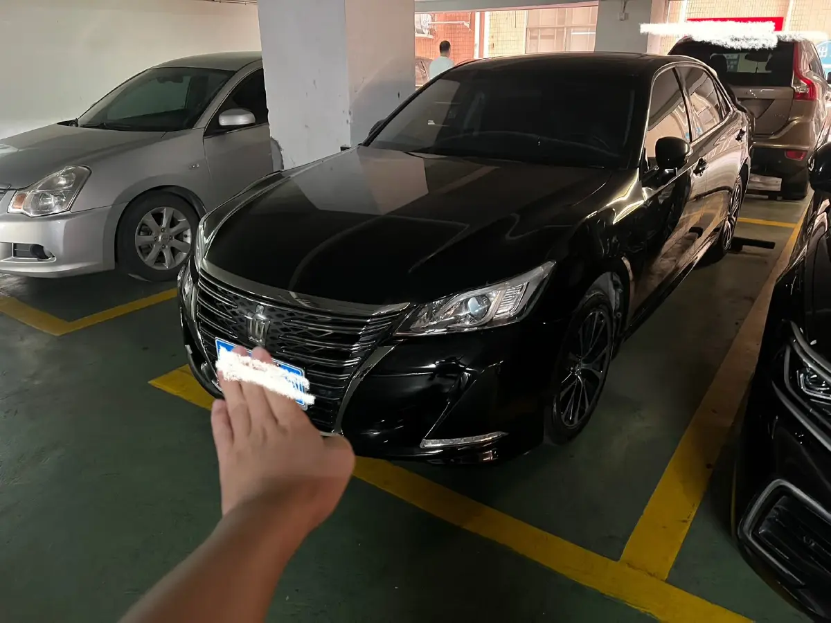 2018 Toyota Crown 2.0T 235HP L4 8AT