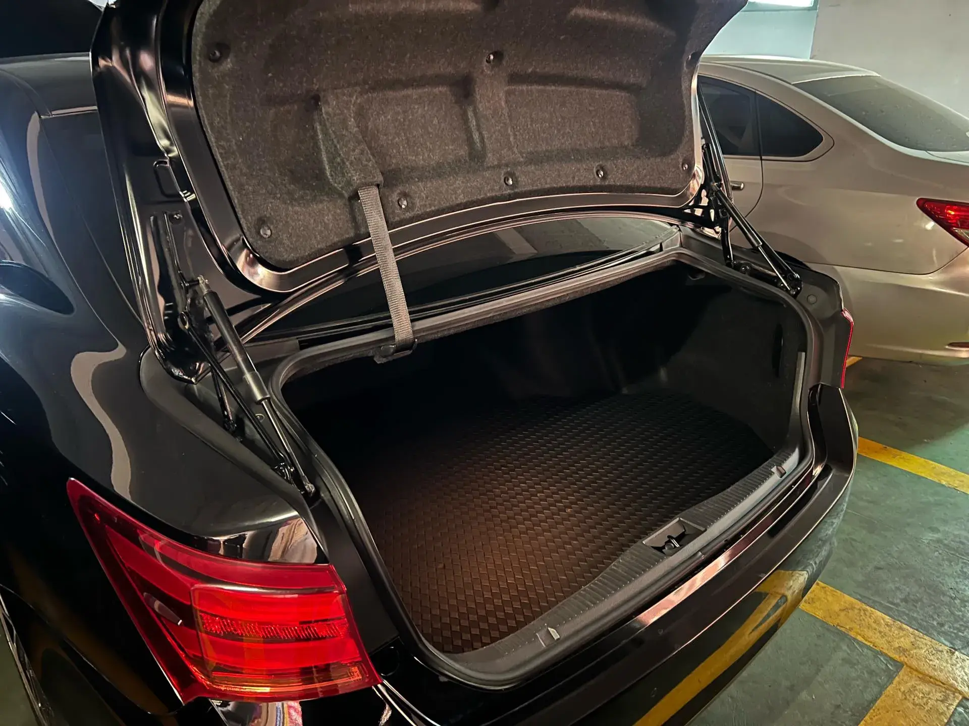 2018 TOYOTA CROWN thumbnail 4