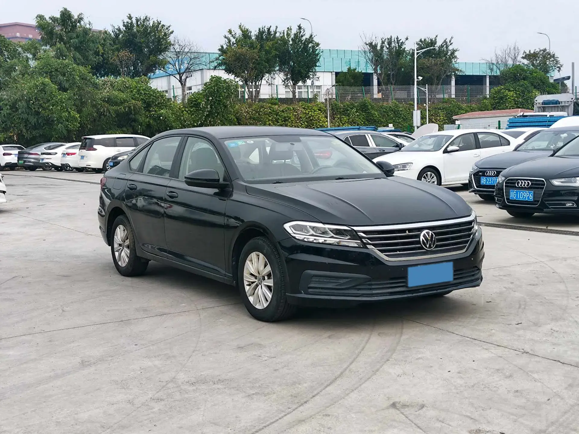 2021 VOLKSWAGEN LAVIDA thumbnail 3