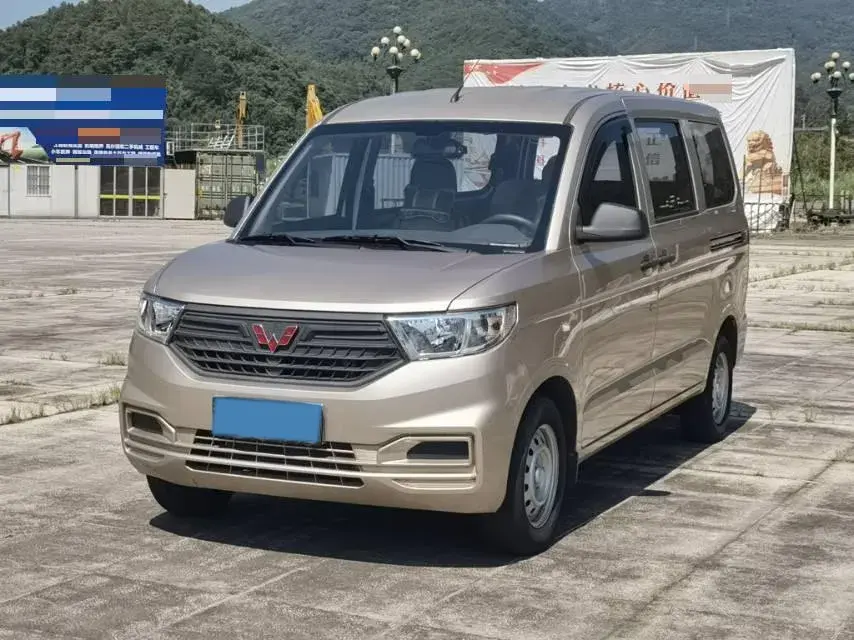 2021 WuLing HongGuang V 1.2L 76HP L4 5MT