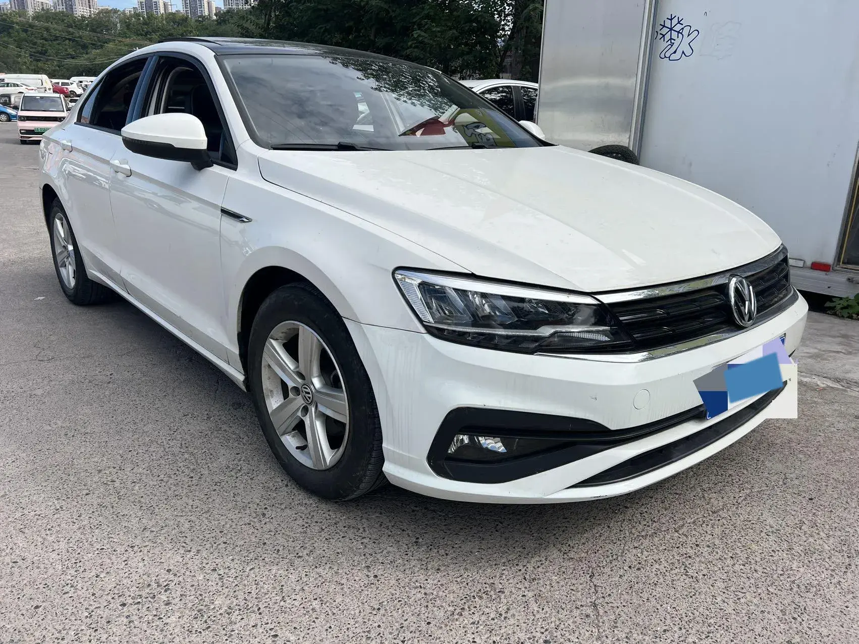 2021 VOLKSWAGEN LAMANDO thumbnail 3