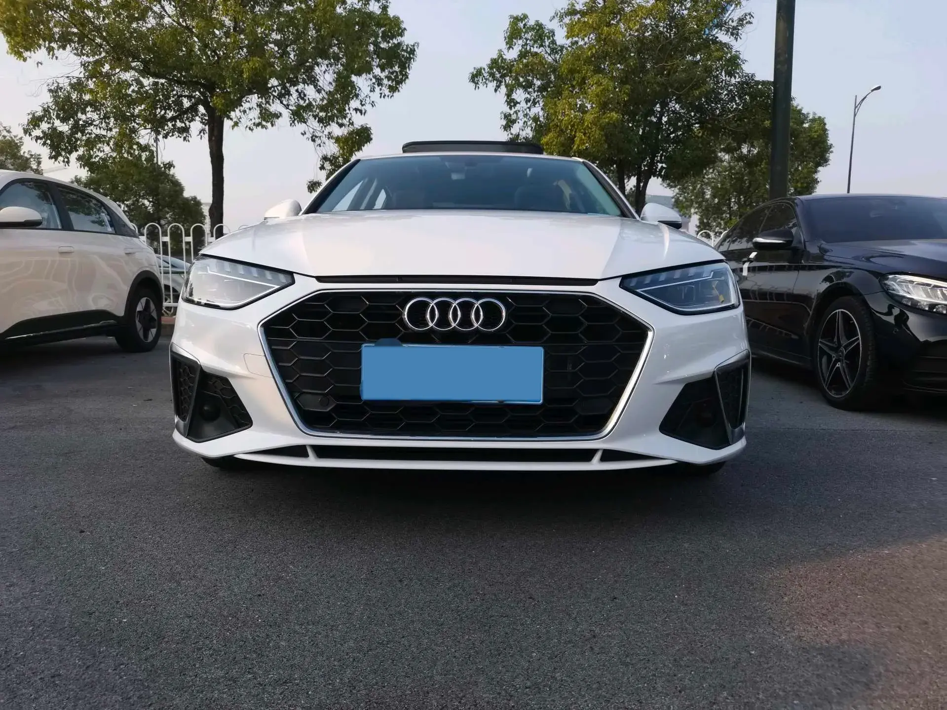 2022 AUDI A4L thumbnail 2