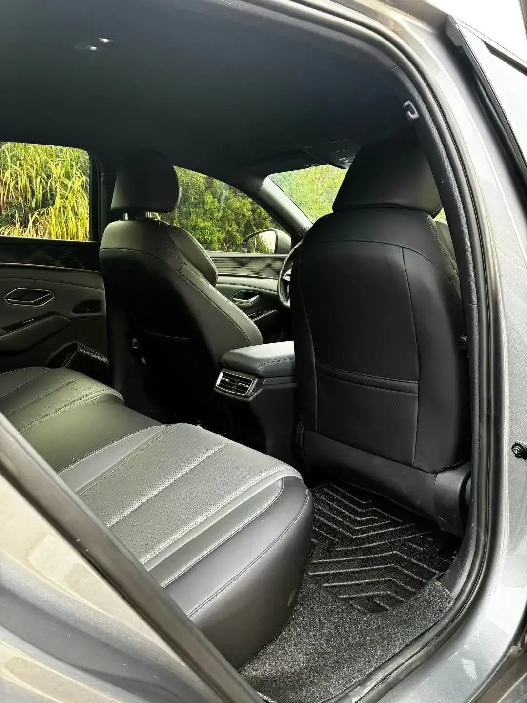 2025 BYD QINL thumbnail 4