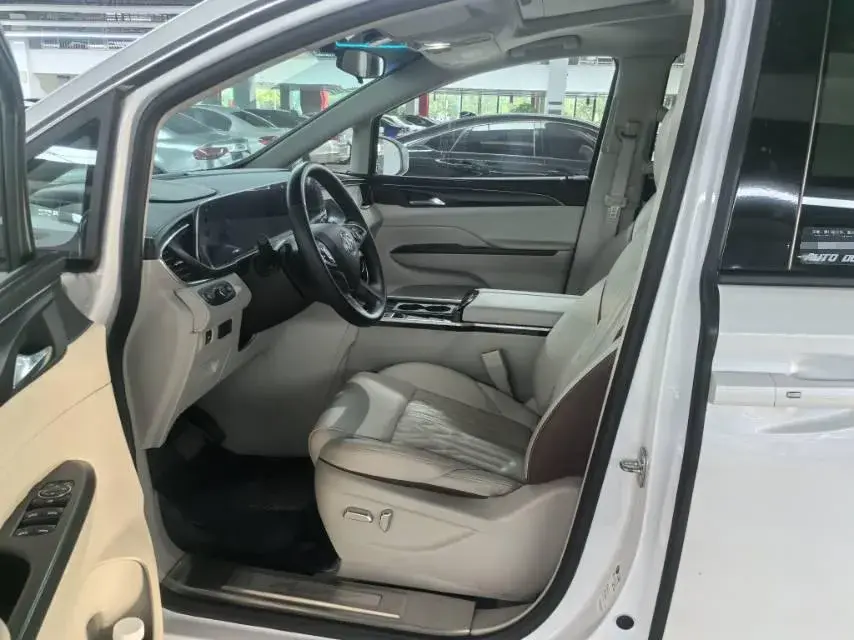 2022 BUICK GL8 thumbnail 3