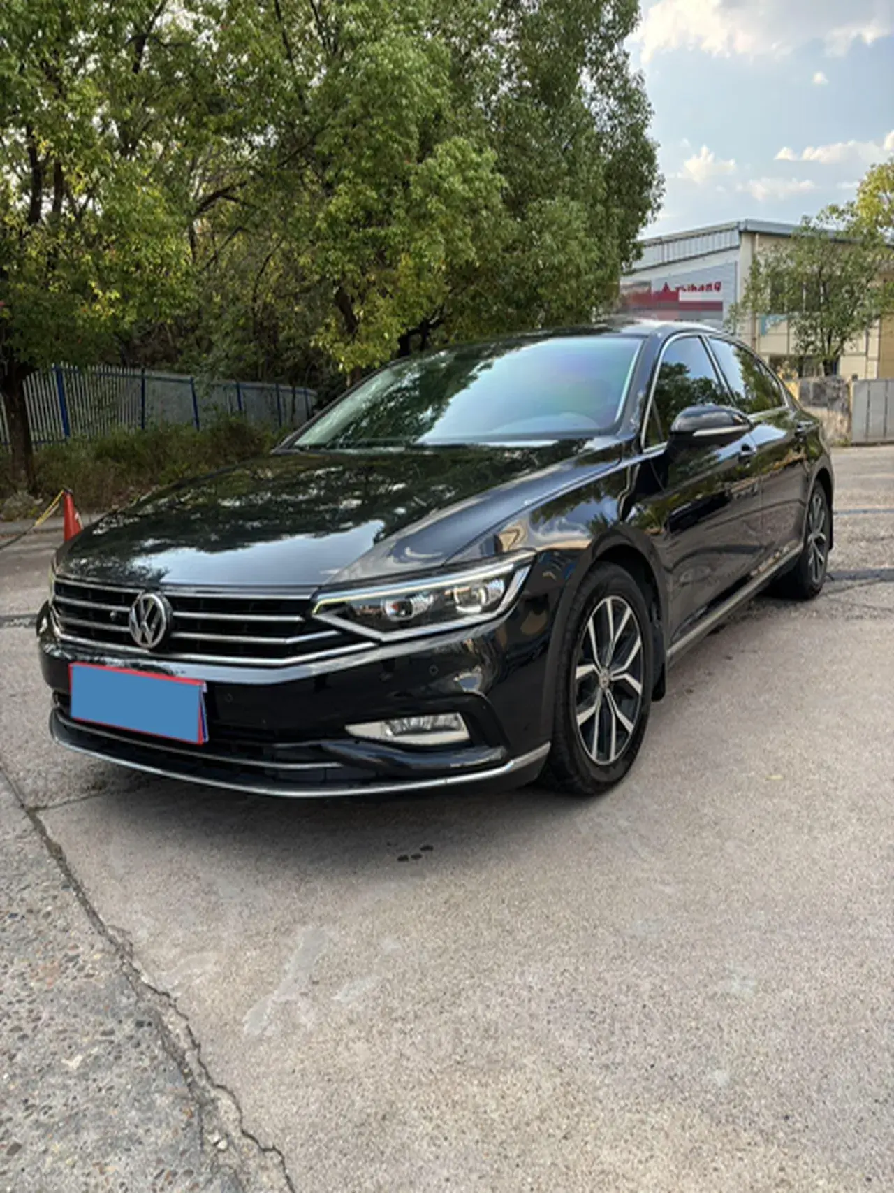 2020 VOLKSWAGEN MAGOTAN view 1