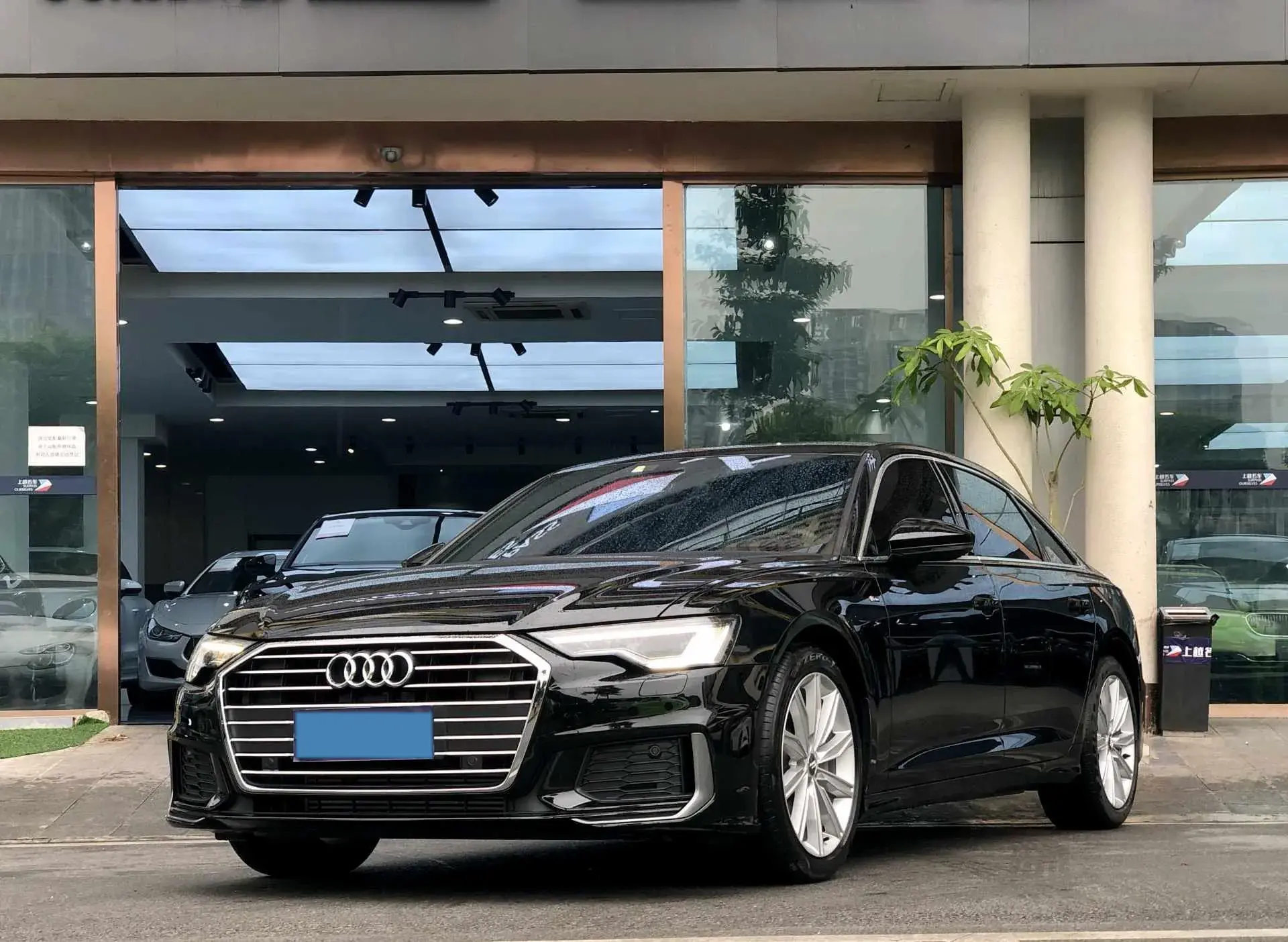 2021 AUDI A6L view 1