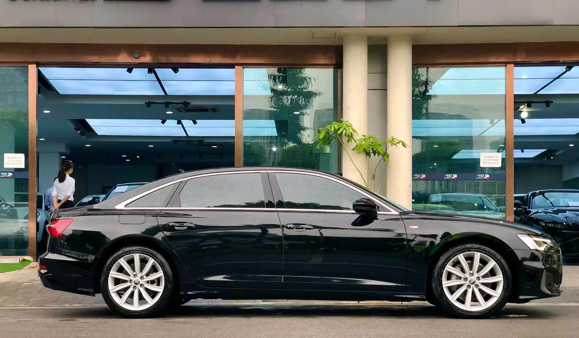 2021 AUDI A6L thumbnail 2