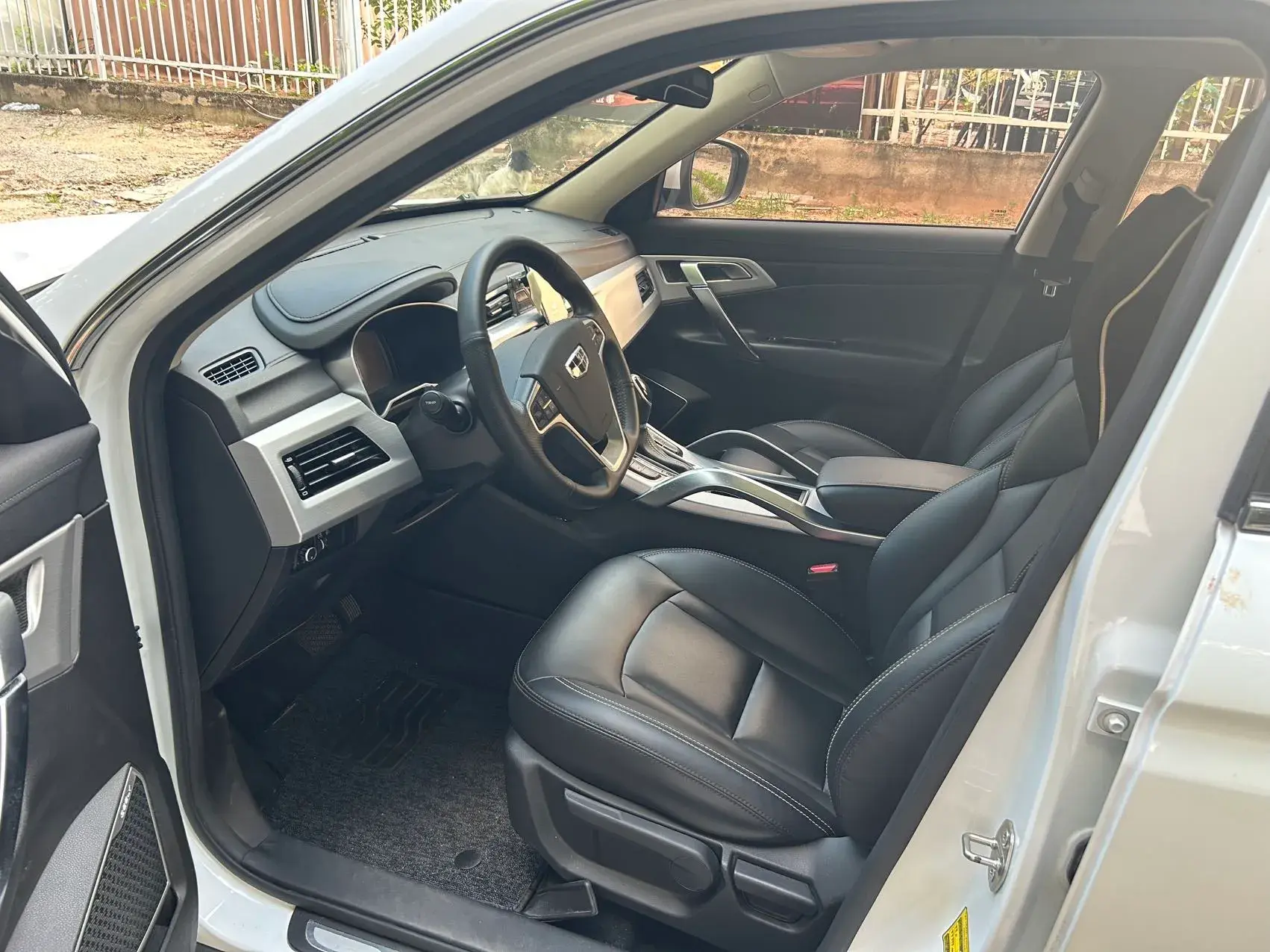 2016 GEELY AZKARRA thumbnail 3