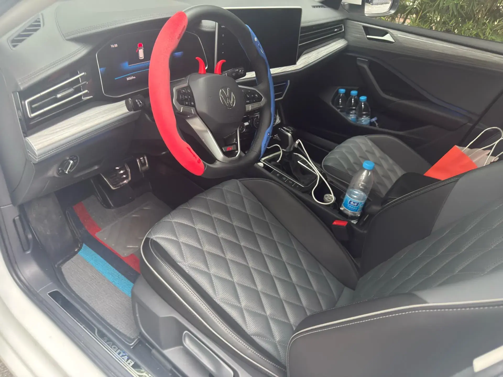 2023 VOLKSWAGEN SAGITAR thumbnail 2