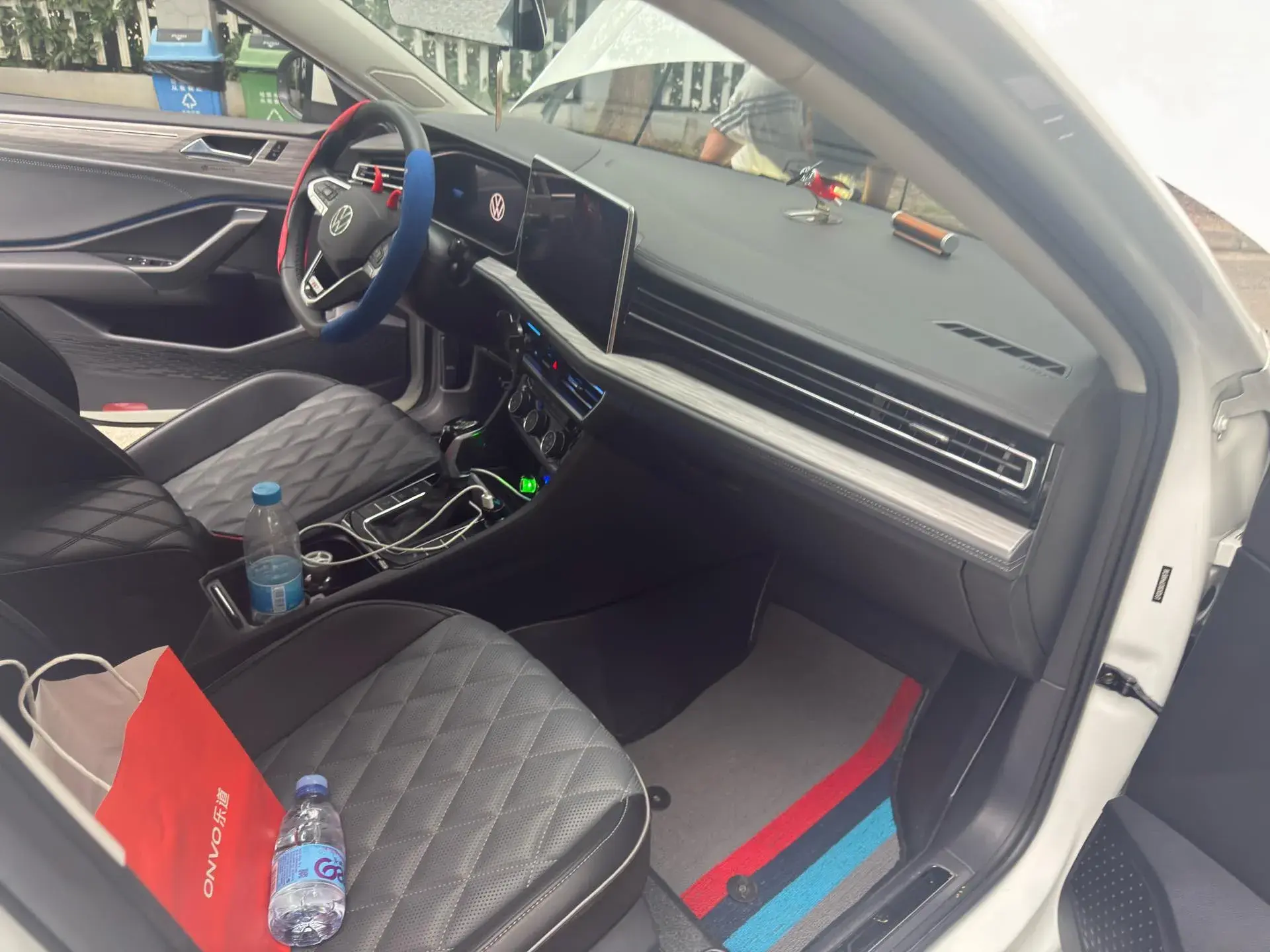 2023 VOLKSWAGEN SAGITAR thumbnail 4