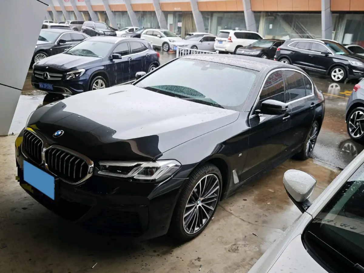 2023 BMW 5 Series 2.0T 245HP L4 8AT